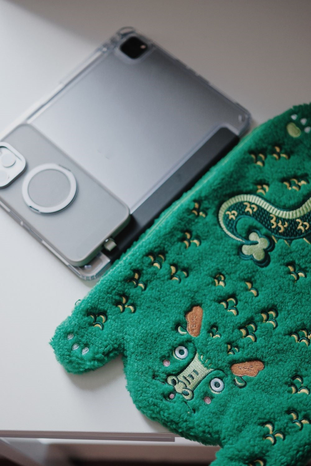 Portable Gadget Organizer iPad Storage Clutch Zipper Bag - RUOYU