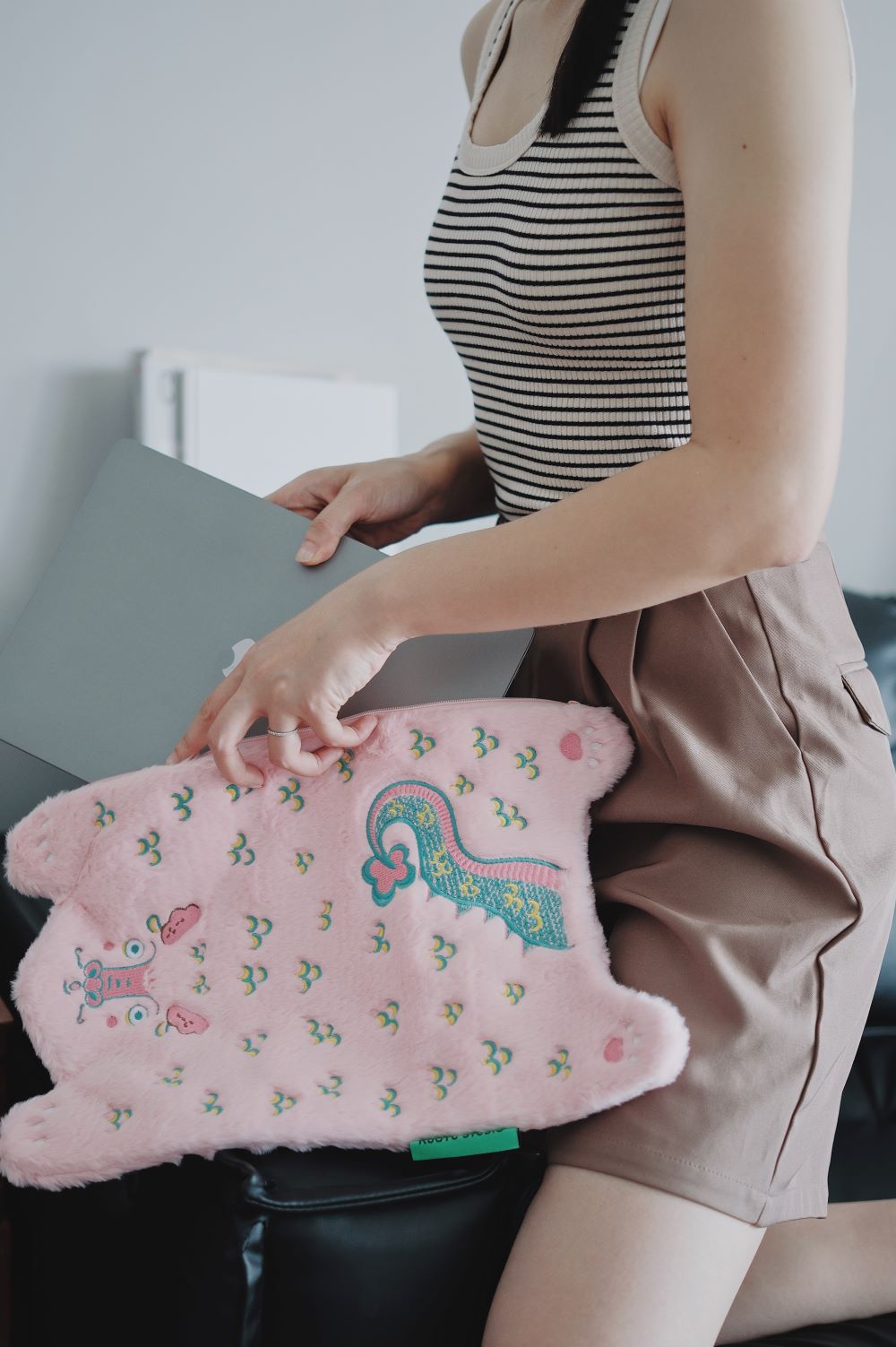 Portable Gadget Organizer iPad Storage Clutch Zipper Bag - RUOYU