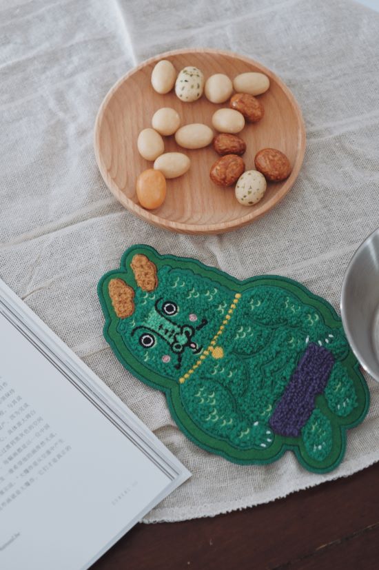 Mighty Dragon Fabric Embroidered Coaster - RUOYU