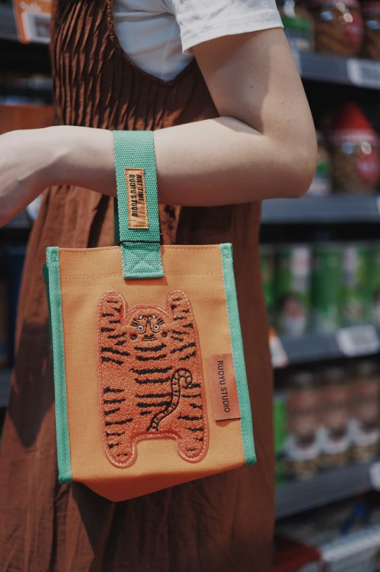 Embroidered Portable Canvas Tote Bag - RUOYU