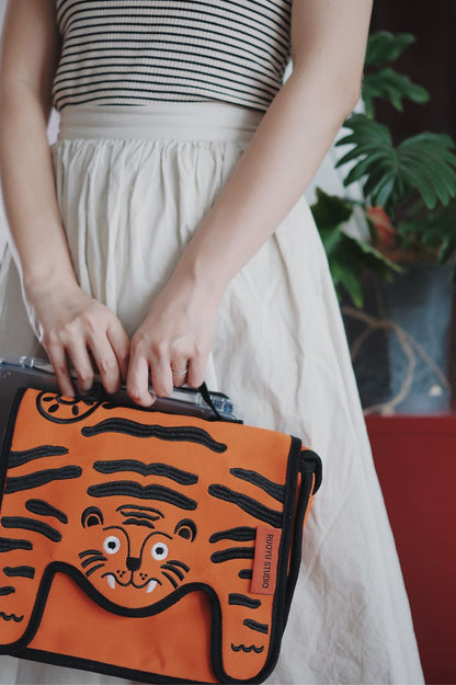 Color-blocked Canvas Crossbody Bag for Casual Commuting - RUOYU