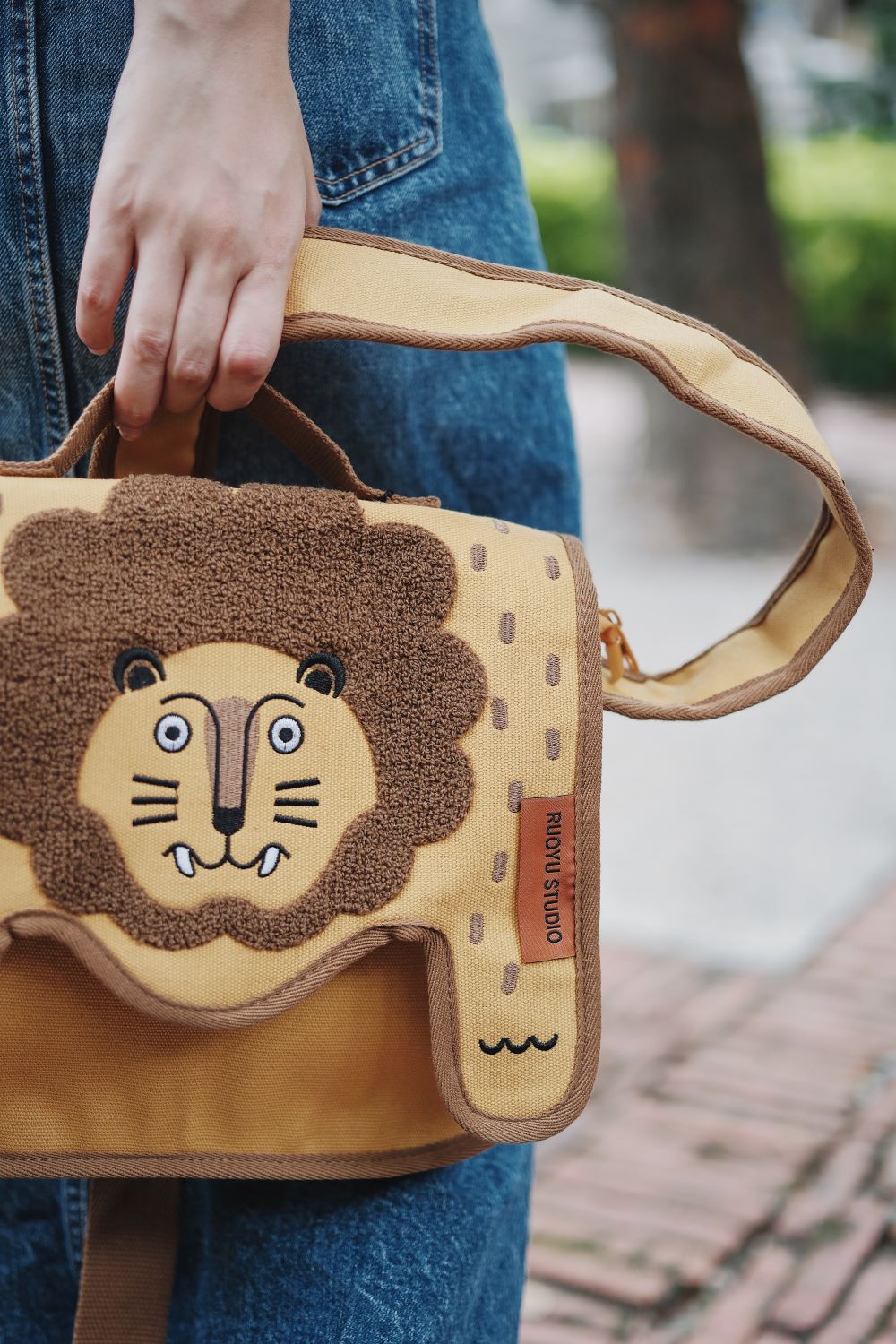 Color-blocked Canvas Crossbody Bag for Casual Commuting - RUOYU