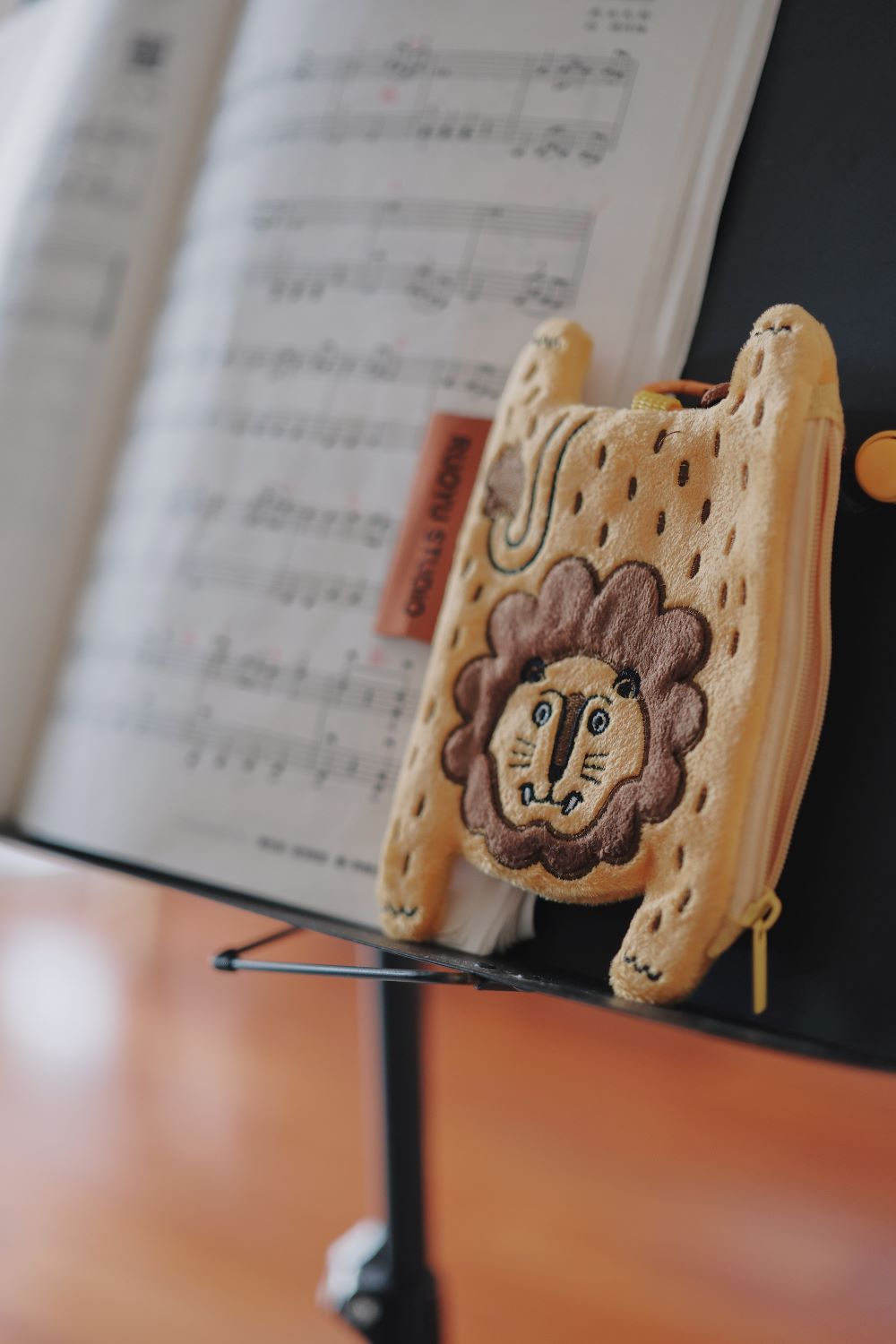 Ruoyu Studio Lion-Animal Fabric Earphone Case Coin Purse Key Pouch