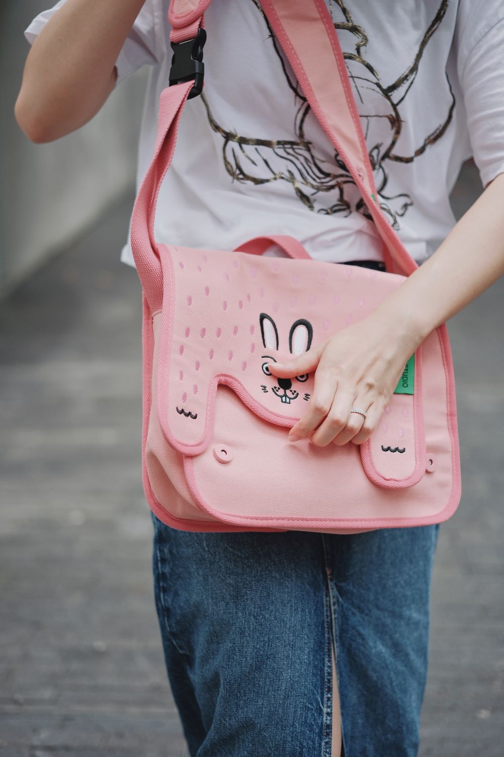 Color-blocked Canvas Crossbody Bag for Casual Commuting - RUOYU